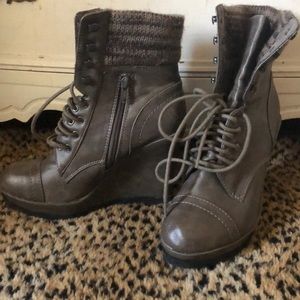 Gray wedge boot ⭐️reserved for Sarah⭐️